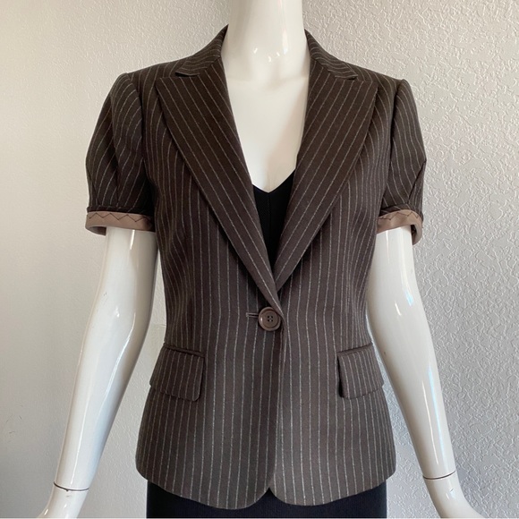Bcbg maxazria brown pinstripe short sleeve jacket, wide leg pants set - Picture 8 of 15